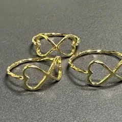 ANEL INFINITO FORMATO CORAÇAO