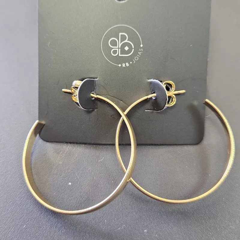 ARGOLA FIO QUADRADO 3CM 4MM