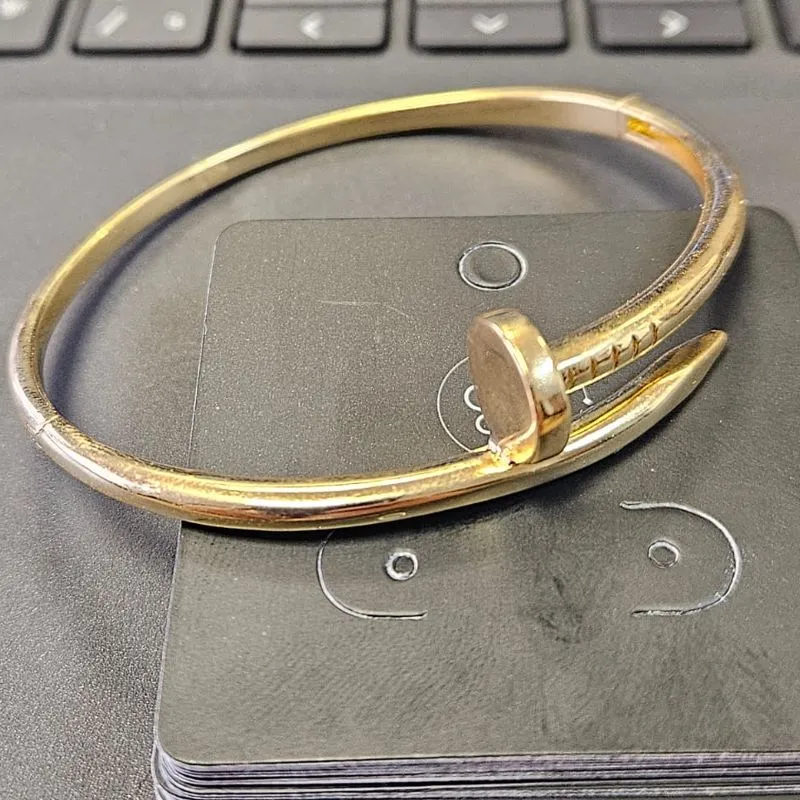 BRACELETE PREGO