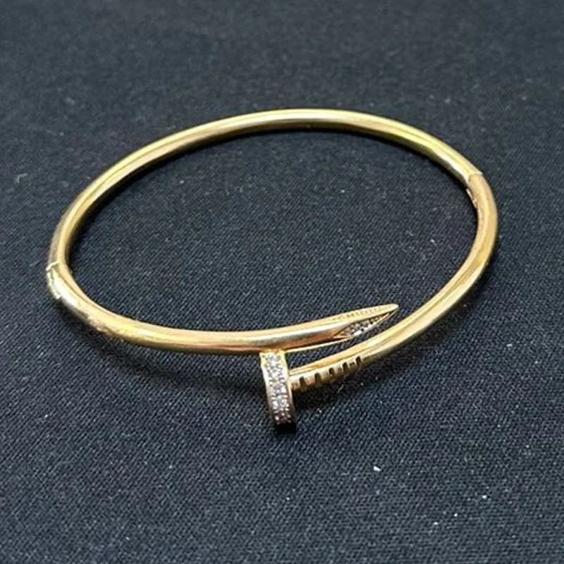 BRACELETE PREGO CRAVEJADO