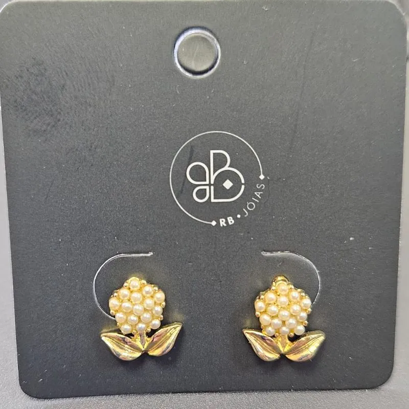 BRINCO FLOR COM BOLINHAS DE PEROLA