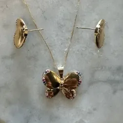 CONJUNTO BORBOLETA CRAVEJADO COM PEDRA COLORIDA