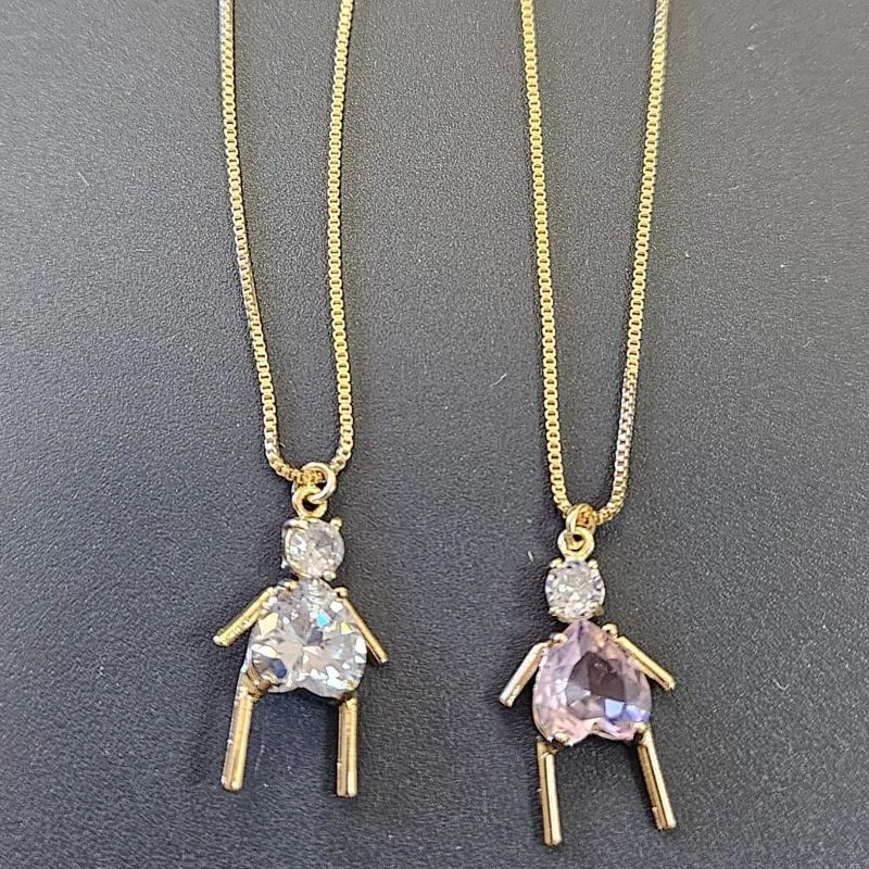 GARGANTILHA MENINA E MENINO PEDRA CORAÇÃO CORES VARIADOS 45 CM