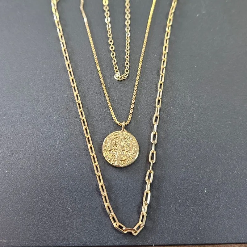 GARGANTILHA TRIPLA MEDALHA DE SÃO BENTO
