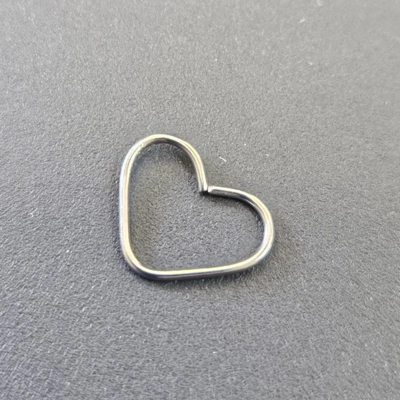 PIERCING CORAÇÃO FINO