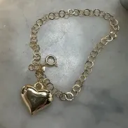 PULSEIRA ELO REDONDO COM CORAÇÃO PENDURADO