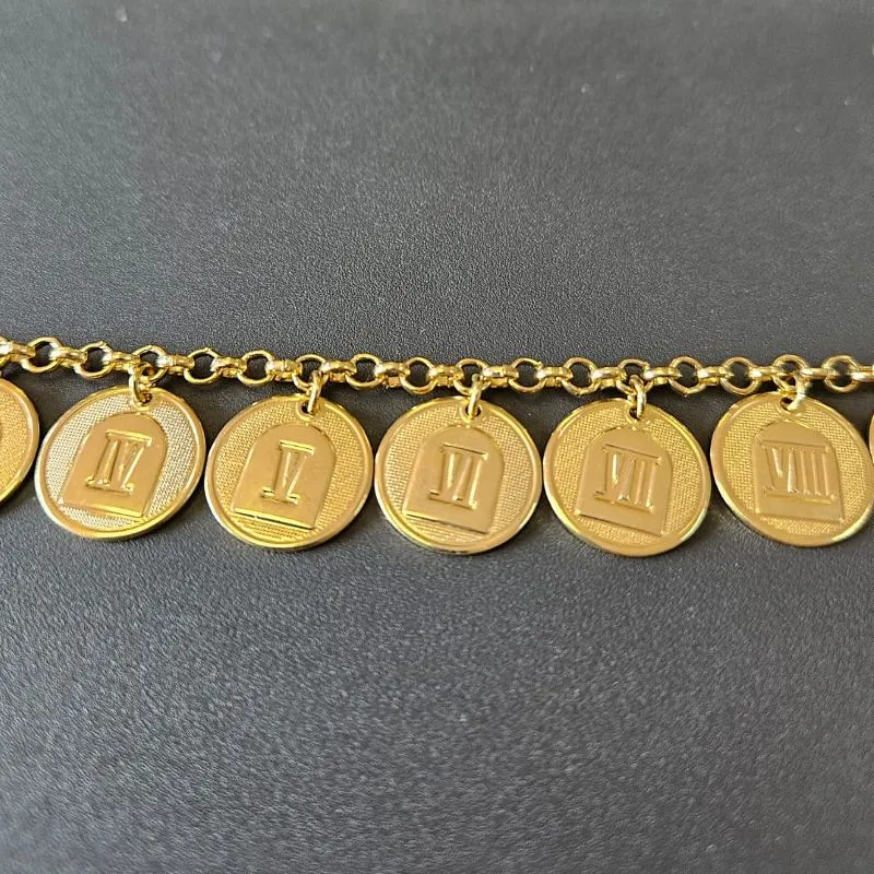 PULSEIRA MEDALHAS PENDURADAS