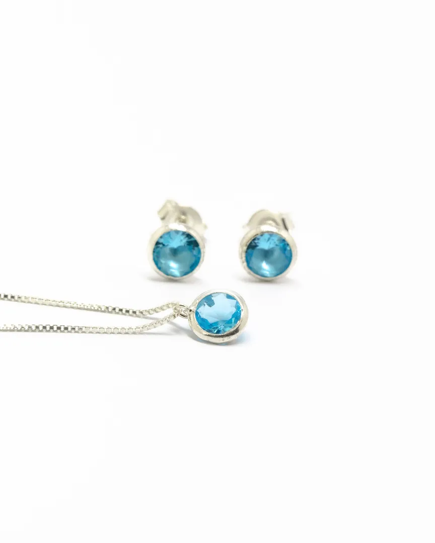 CONJUNTO PONTO DE LUZ PEDRA AZUL CLARO REDONDA BRINCO E GARGANTILHA