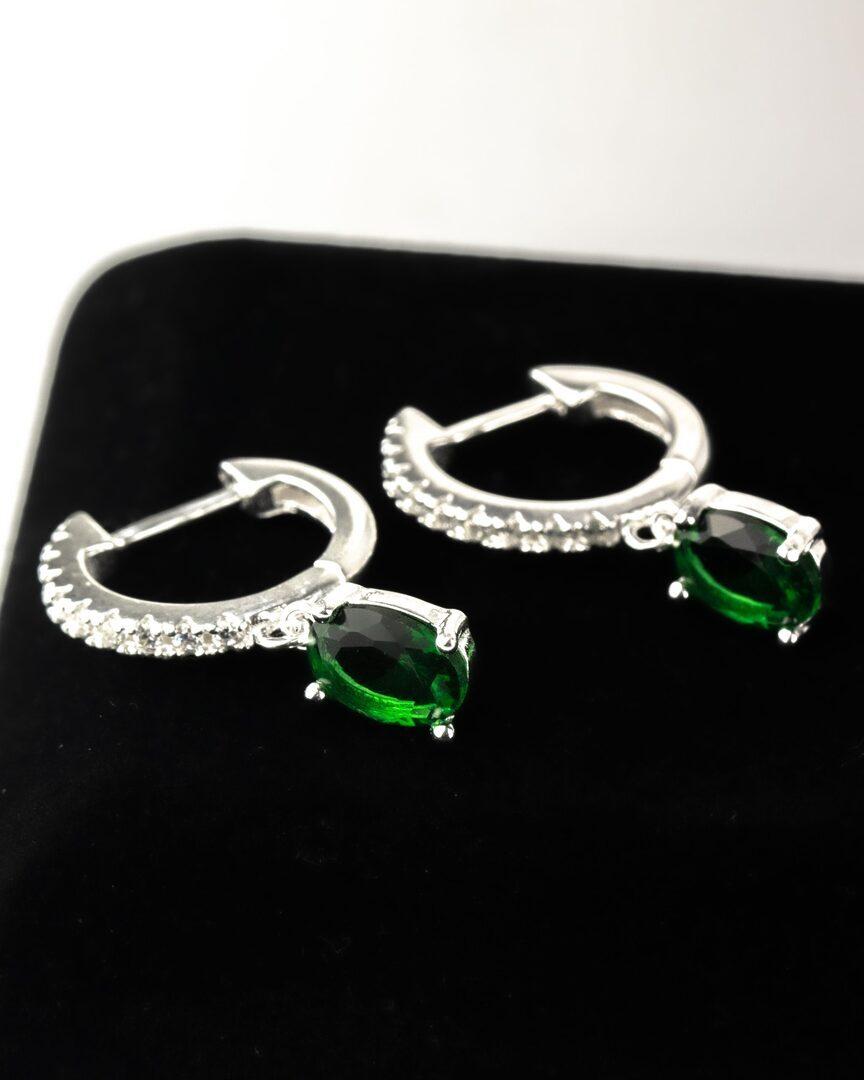 ARGOLA CLICK CRAVEJADA PEDRA VERDE PENDURADA