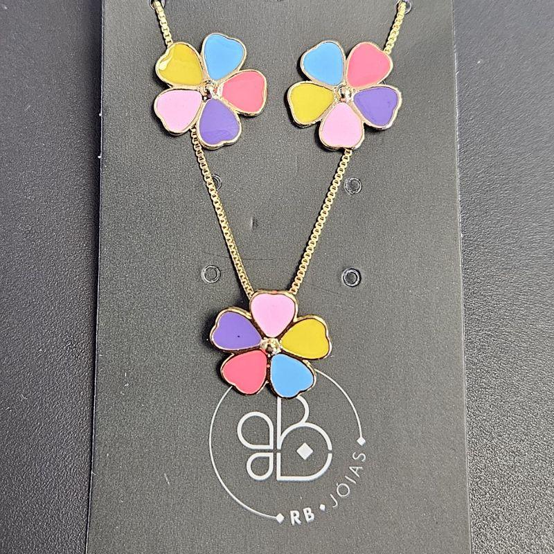 CONJUNTO BRINCO E GARGANTILHA FLOR ESMALTADO COLORIDO