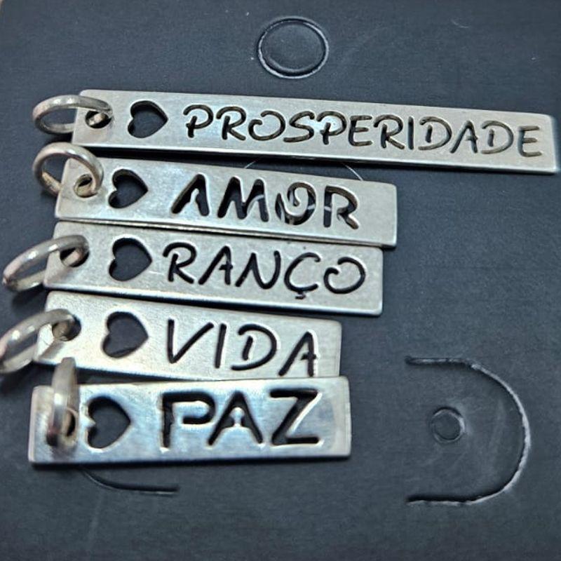 PINGENTE PLACAS A LASER PALAVRAS VARIADAS