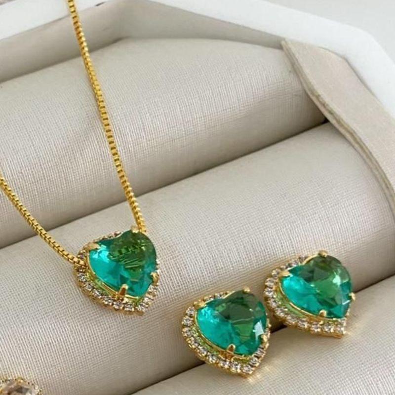 CONJUNTO CORAÇÃO CRAVEJADO PEDRA VERDE