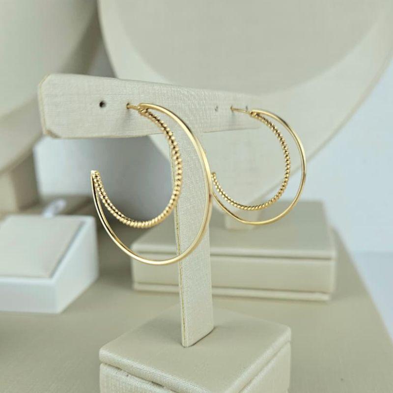 ARGOLA 3CM COM DOIS AROS EM FORMATO MEIA LUA